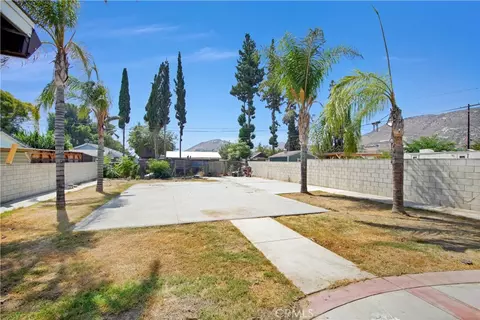Exterior - 18883 6th, Bloomington, CA 92316 photo 7 of 12