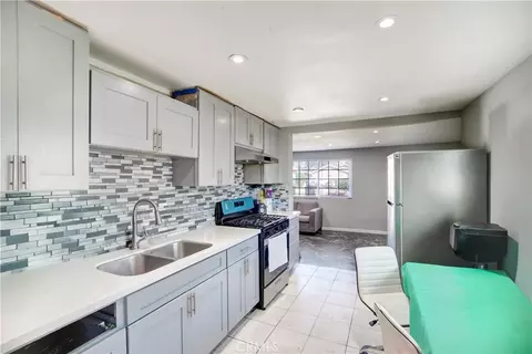 Kitchen - 18883 6th, Bloomington, CA 92316 photo 1 of 2