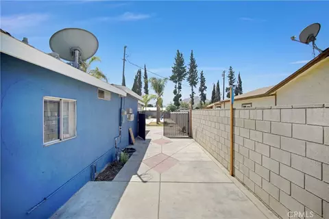 Exterior - 18883 6th, Bloomington, CA 92316 photo 4 of 12