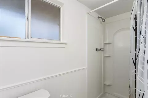 Bath - 27390 6th St, Highland, CA 92346 photo 3 of 3