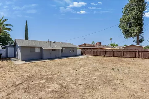 Exterior - 27390 6th St, Highland, CA 92346 photo 5 of 5