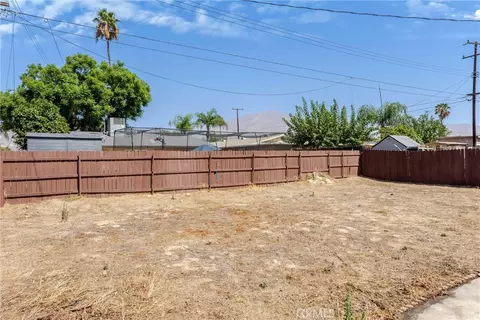 Exterior - 27390 6th St, Highland, CA 92346 photo 3 of 5