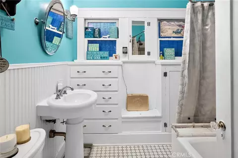 Bath - 217 W Whiting, Fullerton, CA 92832 photo 1 of 1