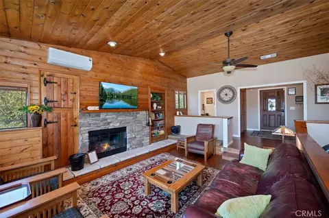 Living - 306 Darfo, Crestline, CA 92325 photo 5 of 5