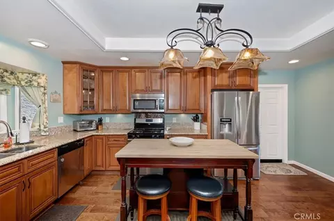 Kitchen - 306 Darfo, Crestline, CA 92325 photo 5 of 5