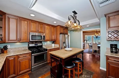 Kitchen - 306 Darfo, Crestline, CA 92325 photo 4 of 5
