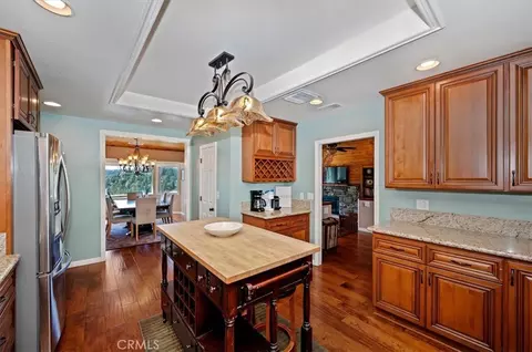 Kitchen - 306 Darfo, Crestline, CA 92325 photo 3 of 5