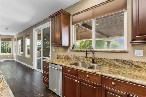 Kitchen - 13797 Basil Ln, Yucaipa, CA 92399 photo 4 of 4