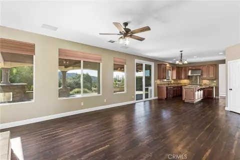Living - 13797 Basil Ln, Yucaipa, CA 92399 photo 9 of 10