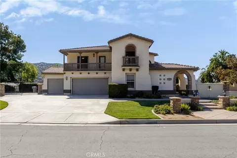 Exterior - 13797 Basil Ln, Yucaipa, CA 92399 photo 4 of 18