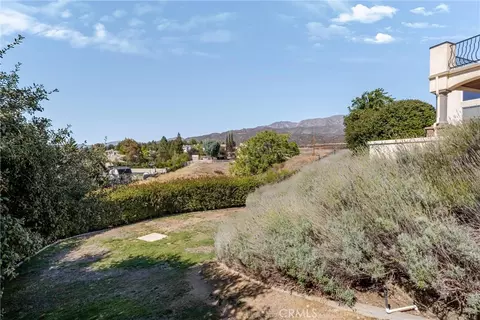 Exterior - 13797 Basil Ln, Yucaipa, CA 92399 photo 14 of 18
