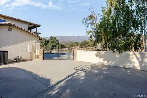 Exterior - 13797 Basil Ln, Yucaipa, CA 92399 photo 16 of 18