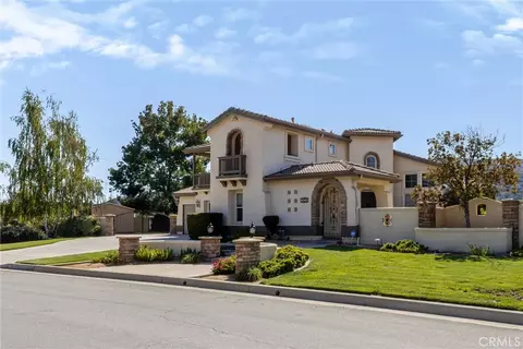 Exterior - 13797 Basil Ln, Yucaipa, CA 92399 photo 3 of 18