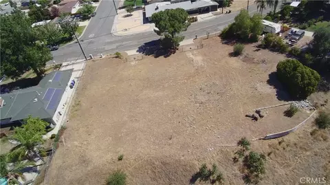 33690 Washington, Yucaipa, CA 92399 photo 2