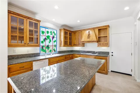 Kitchen - 45636 Camino Rubi, Temecula, CA 92592 photo 3 of 3