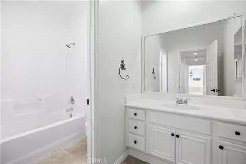 Bath - 45636 Camino Rubi, Temecula, CA 92592 photo 1 of 8