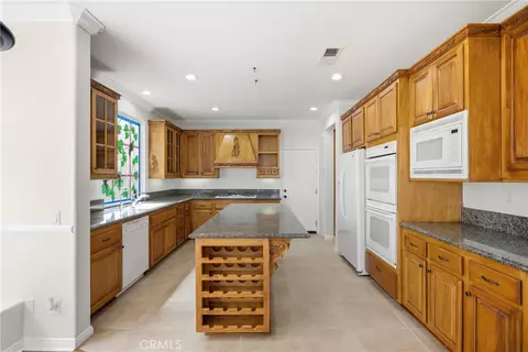 Kitchen - 45636 Camino Rubi, Temecula, CA 92592 photo 1 of 3