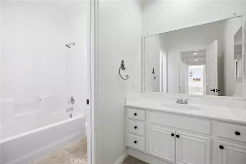 Bath - 45636 Camino Rubi, Temecula, CA 92592 photo 1 of 8