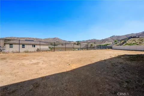 Exterior - 21199 Old Gate Ct, Riverside, CA 92507 photo 6 of 12