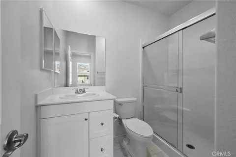 Bath - 21199 Old Gate Ct, Riverside, CA 92507 photo 1 of 3