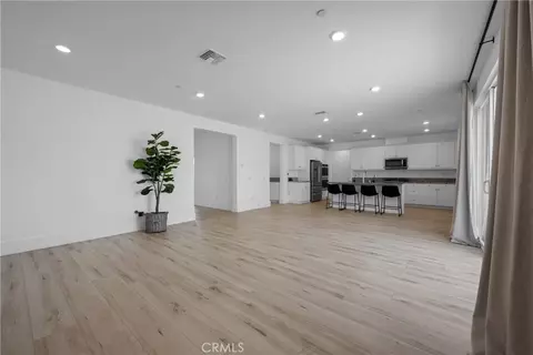 Living - 21199 Old Gate Ct, Riverside, CA 92507 photo 5 of 10