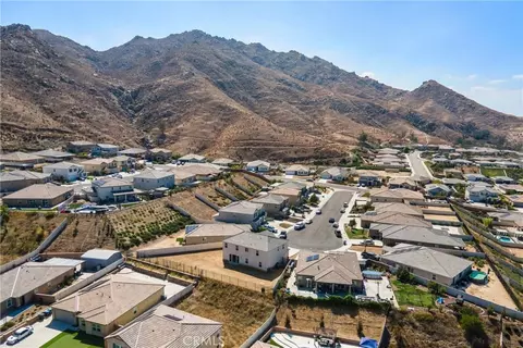 View/Area - 21199 Old Gate Ct, Riverside, CA 92507 photo 5 of 9