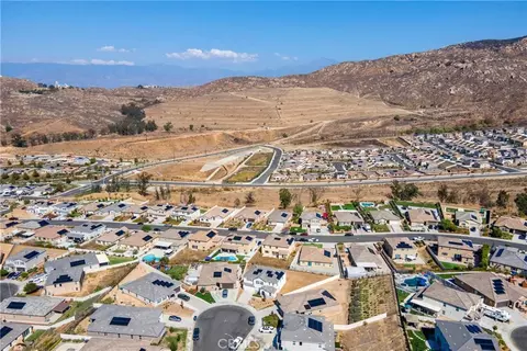 View/Area - 21199 Old Gate Ct, Riverside, CA 92507 photo 4 of 9