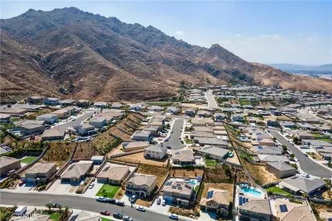 View/Area - 21199 Old Gate Ct, Riverside, CA 92507 photo 7 of 9