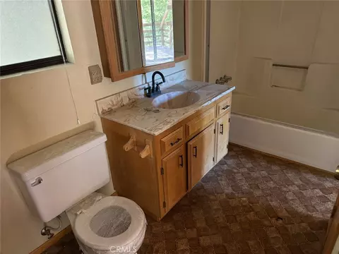 Bath - 25075 Basel, Crestline, CA 92325 photo 2 of 3