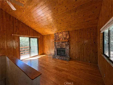 Living - 25075 Basel, Crestline, CA 92325 photo 1 of 4