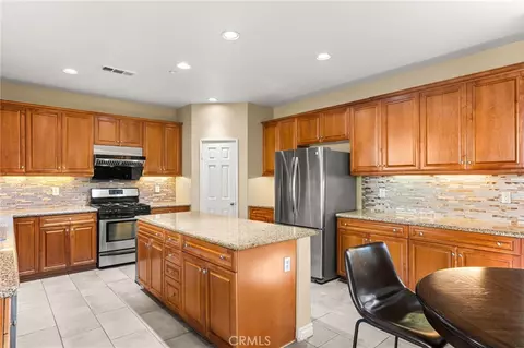 Kitchen - 11002 Persimmon, Fontana, CA 92337 photo 1 of 5