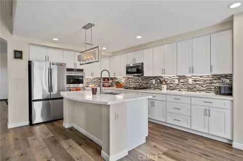 Kitchen - 6860 Edinburgh Rd, Eastvale, CA 92880 photo 3 of 4
