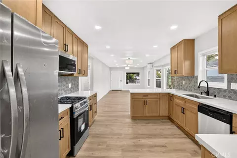 1116 W 76th St, Los Angeles, CA 90044
