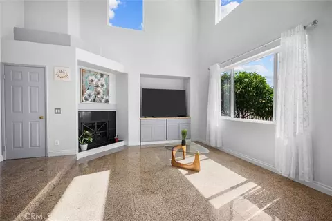 Living - 712 Shaffer St, Corona, CA 92879 photo 4 of 7