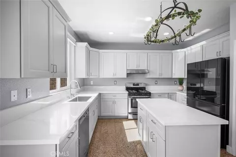 Kitchen - 712 Shaffer St, Corona, CA 92879 photo 1 of 6