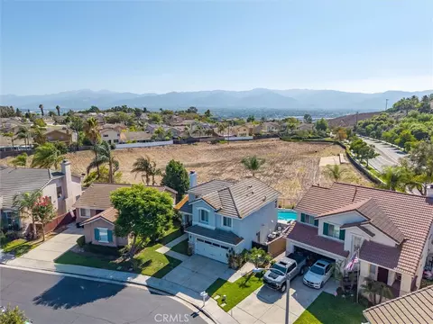 View/Area - 712 Shaffer St, Corona, CA 92879 photo 2 of 13