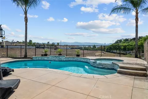 Exterior - 712 Shaffer St, Corona, CA 92879 photo 7 of 9