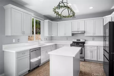 Kitchen - 712 Shaffer St, Corona, CA 92879 photo 2 of 6