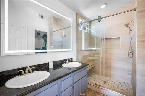 Bath - 712 Shaffer St, Corona, CA 92879 photo 2 of 3