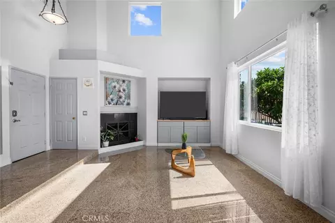 Living - 712 Shaffer St, Corona, CA 92879 photo 6 of 7