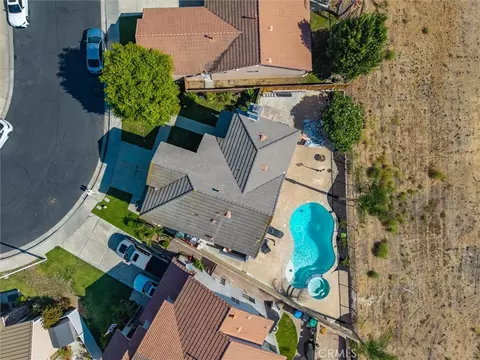 View/Area - 712 Shaffer St, Corona, CA 92879 photo 7 of 13