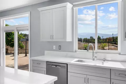 Kitchen - 712 Shaffer St, Corona, CA 92879 photo 5 of 6