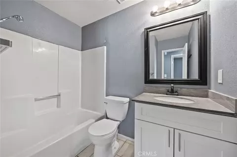 Bath - 9891 3rd Ave, Hesperia, CA 92345 photo 3 of 3