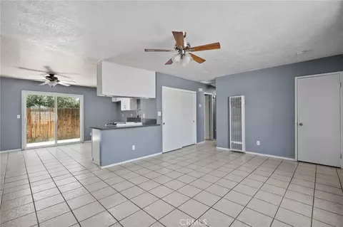 Living - 9891 3rd Ave, Hesperia, CA 92345 photo 2 of 3