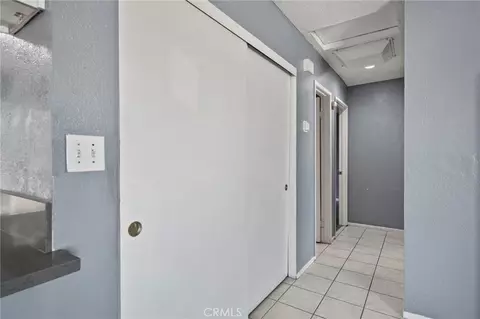 Entry Way - 9891 3rd Ave, Hesperia, CA 92345 photo 1 of 2