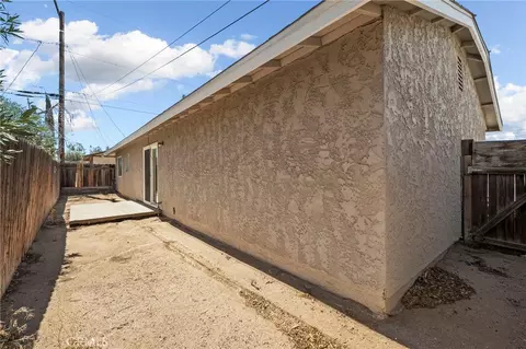 Exterior - 9891 3rd Ave, Hesperia, CA 92345 photo 2 of 5