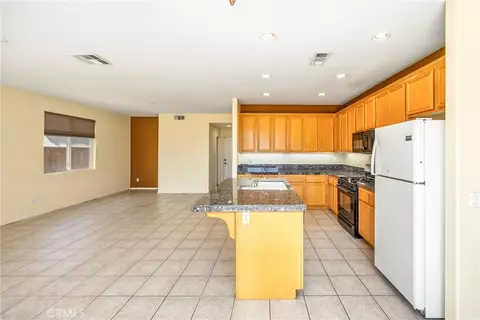 Kitchen - 1570 Thunderbird, Beaumont, CA 92223 photo 1 of 4