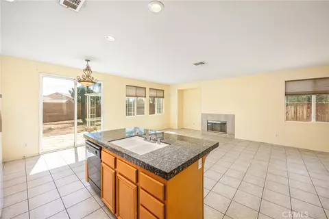Living - 1570 Thunderbird, Beaumont, CA 92223 photo 2 of 7