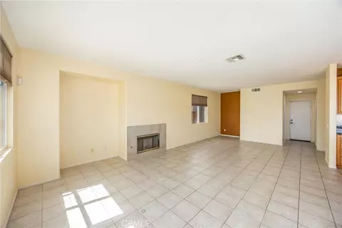 Living - 1570 Thunderbird, Beaumont, CA 92223 photo 4 of 7