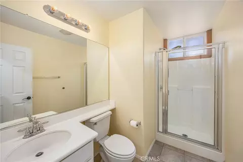 Bath - 1570 Thunderbird, Beaumont, CA 92223 photo 1 of 3